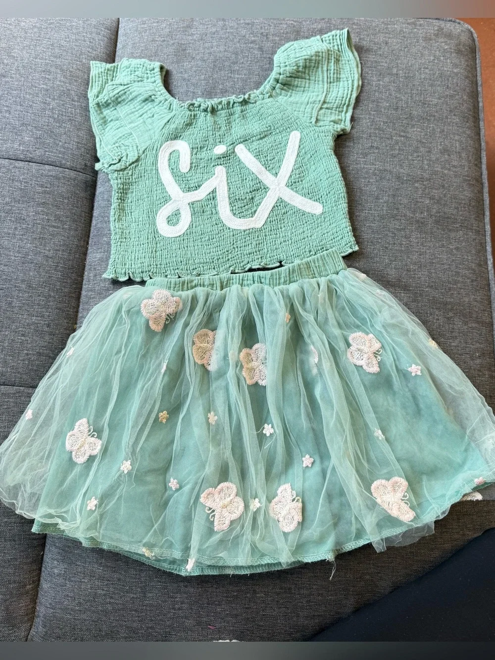 Green Two-Piece Girls birthday Outfit size 6